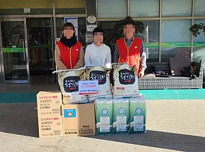 23.12.04 청송우체국 행복나눔봉사단 후원물품 전달